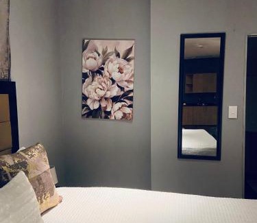 Downtown Johannesburg Apartment | The Orange Corner III