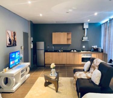 Downtown Johannesburg Apartment | The Orange Corner III