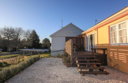 Hamilton East Villa | The Orange Cottage