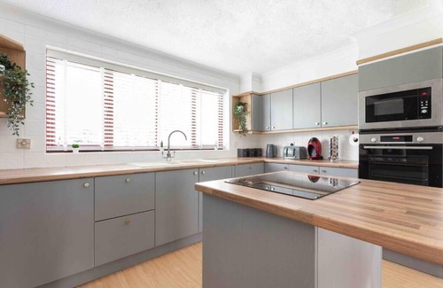 Basildon House | The Orange House Langdon Hills