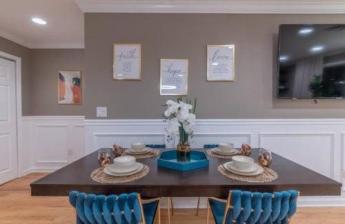 Constable Hook Apartment | The Orange Oasis