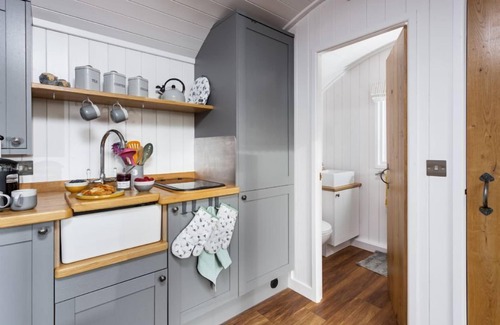 Great Doddington Cabin | The Orchard at Stowe