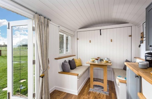 Great Doddington Cabin | The Orchard at Stowe
