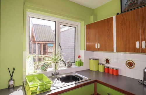 Bury St Edmunds Cottage | THE ORCHARD CLOSE ART HOUSE, pet friendly in Bury St Edmunds