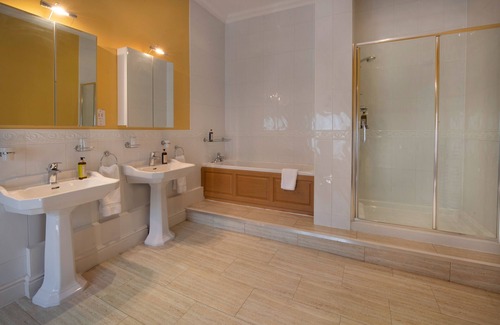 Bramcote Hotel | The Orchard Hotel & Restaurant