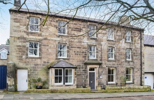 Rothbury House | The Orchard House - Full House Rental upto 12