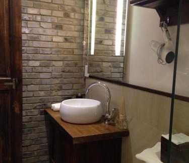 Dongcheng Hotel | The Orchid Hotel - Old Town & Drum Tower