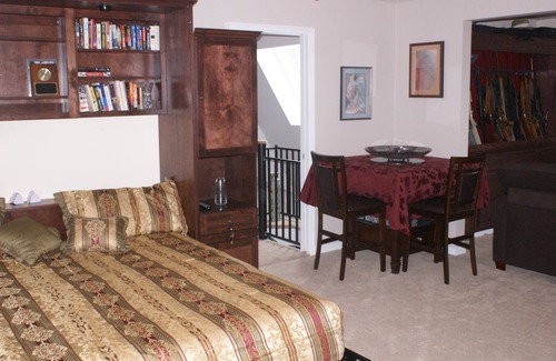 Kutztown Bed & Breakfast | The Orchid Suite @ The Kennedy Manor