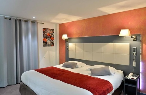 Saint-Pardoux-l'Ortigier Hotel | The Originals Relais, Hôtel Restaurant Les Coquelicots