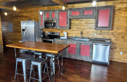 Stanton Cabin | The Original Shipping Container Cabin in Red River Gorge - Hot Tub and a View!
