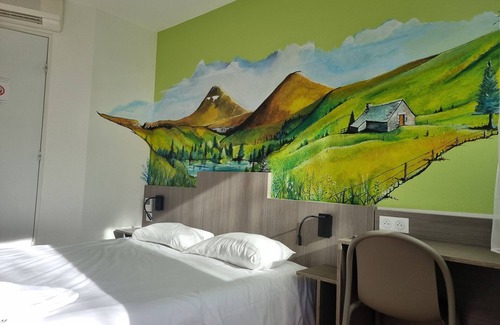 Riom-es-Montagnes Hotel | The Originals Access, Hôtel Le Lutéa