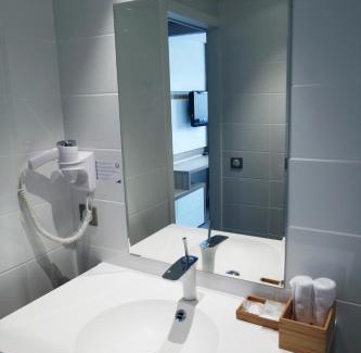 Carnon-Plage Hotel | The Originals Boutique, Hôtel Neptune, Montpellier Sud