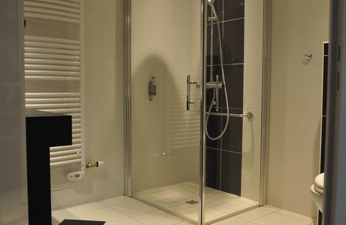 Saint-Brice-en-Cogles Hotel | The Originals Boutique, Hôtel Le Lion d'Or