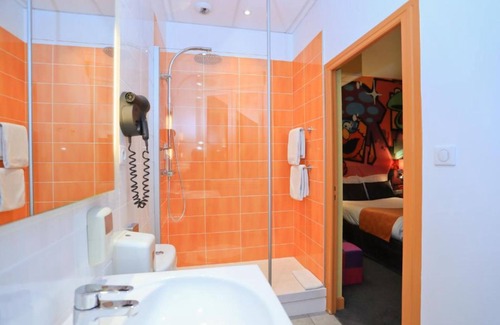 Montlucon Hotel | The Originals Boutique, Hôtel de l'Univers, Montluçon