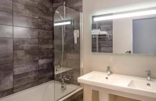 Lamballe Hotel | The Originals City, Hôtel Les Caps