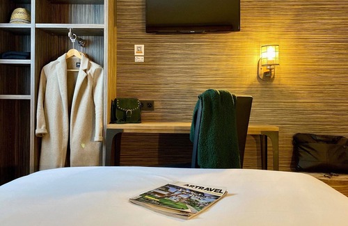 Les Ponts-de-Ce Hotel | The Originals City, Angers Sud – Le Village 49