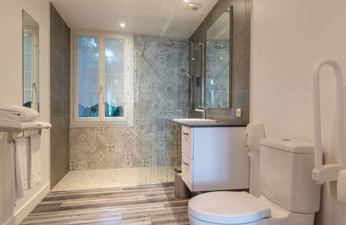 Saint-Palais-sur-Mer Hotel | The Originals Boutique, Hôtel La Villa Ouest & Spa, Royan Plage