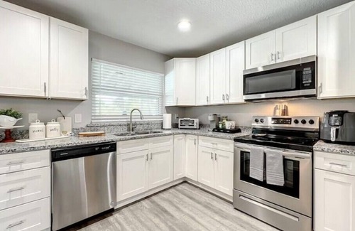 Azalea Park House | The Orlando Retreat.nn