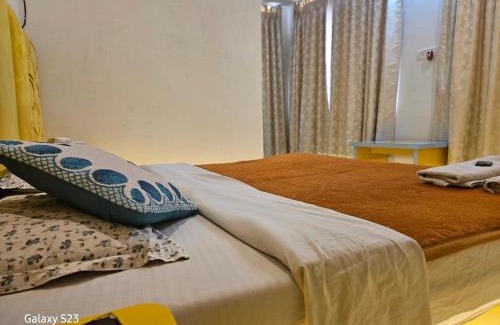 Orchha Apartment | The OrtusStays - Sunrise Room