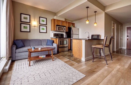 James Bay Hotel | The Oswego Hotel