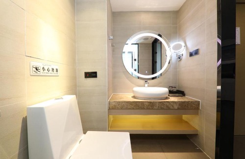 Yuzhong Hotel | The Other Shore Hotel