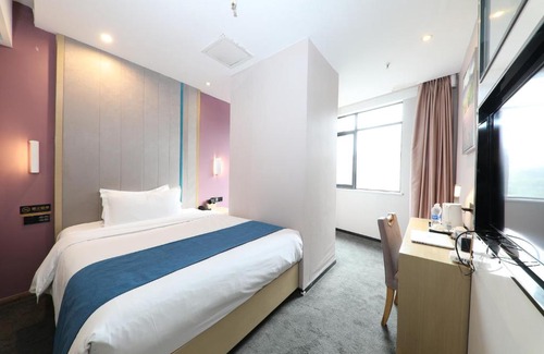 Yuzhong Hotel | The Other Shore Hotel