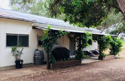 Jessie Cottage | The Outhouse - Comfortable and Clean
