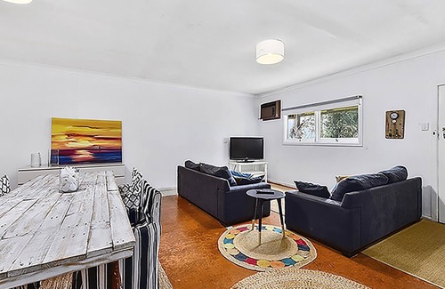 Jessie Cottage | The Outhouse - Comfortable and Clean