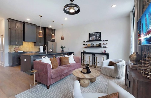Nashville House | The Outlaw at Hydes Ferry