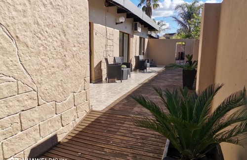 Newcastle House | The OutLook Guest House