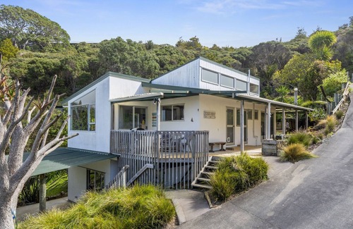 Tutukaka House | The Outlook - Whangaumu Bay Holiday Home