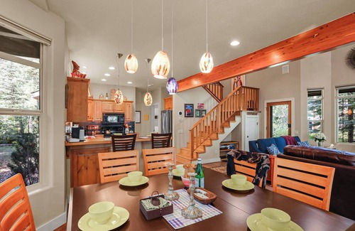 McCall House | The Outpost on Payette Lake | Year-Round Retreat - Lake ViewsNear DT McCall + Brundage