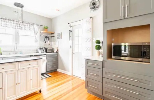 Newburgh House | The Overlook 350- Where Family and Friends Retreat