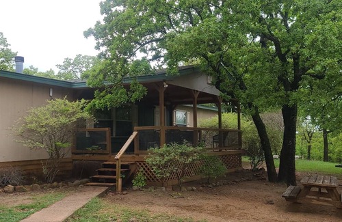 Chico Cabin | The Overlook Lodge at Northside Marina & Resort