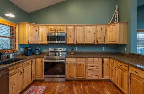 Wolf Laurel Cabin | The Overlook Summary: