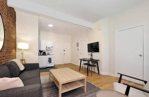 Central New York City Apartment | The Owen Vibe 8569