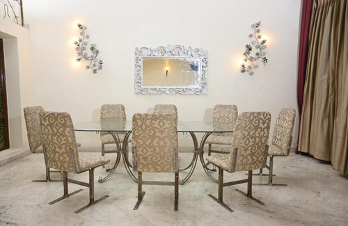 Chhatarpur House | The Own Stay