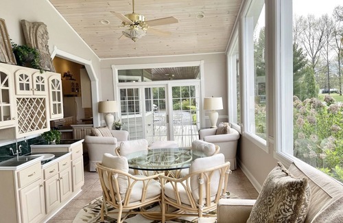 Carbondale House | The Owner Has Opened Thanksgiving Dates for the First Time!