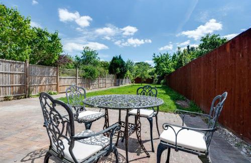 Oxford House | The Oxford Abode - 3-Bedroom House - large garden & free parking