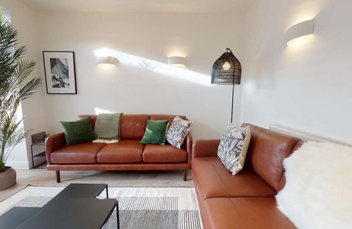 Oxford House | The Oxford Lodge Exeter Room