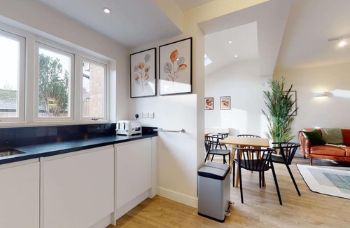 Oxford House | The Oxford Lodge Exeter Room