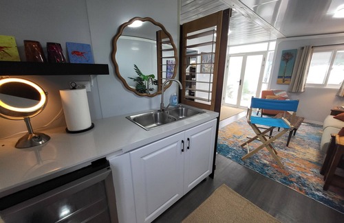 Port Lavaca Cabin | The Oyster Haus on Magnolia Beach