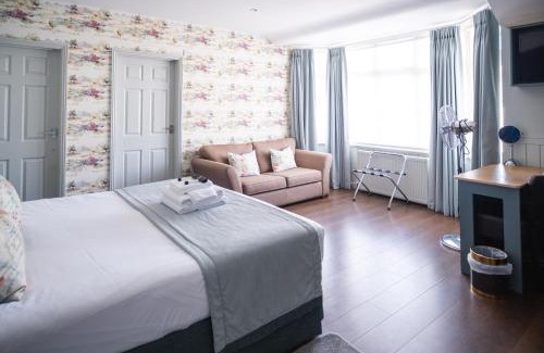 Burnham-on-Crouch Hotel | The Oyster Smack