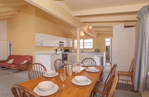Hahei Cottage | The Pa Pad - Hahei Holiday Home