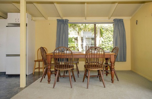Hahei Cottage | The Pa Pad - Hahei Holiday Home