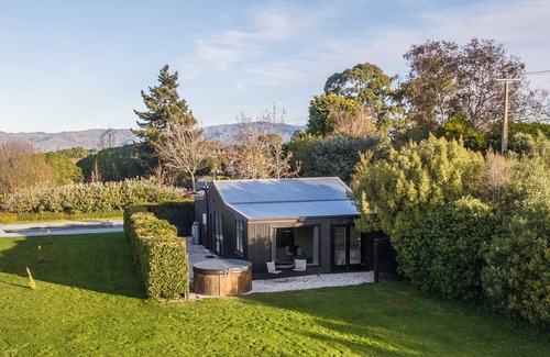 Renwick Cottage | The Packing Shed - Blenheim Holiday Home