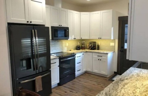 Packwood Ski Chalet | The Packwood Wolf Den - In the ❤️ of Packwood! Hot tub!