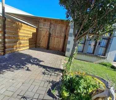 Jeffreys Bay House | The Paddle Inn