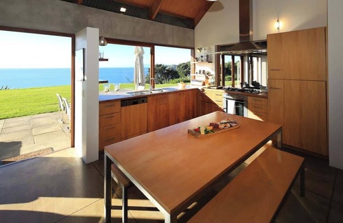 Onetangi House | The Pah | Stay Waiheke