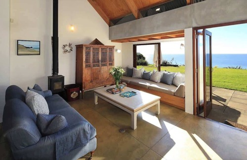 Onetangi House | The Pah | Stay Waiheke